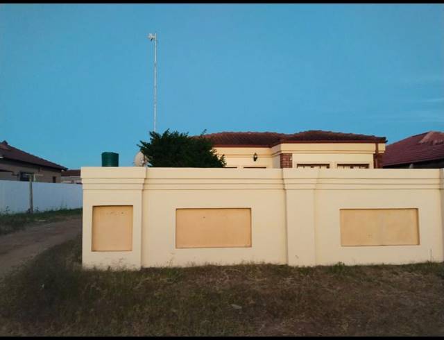 2 BEDROOM HOUSE FOR SALE IN LOUIS TRICHARDT